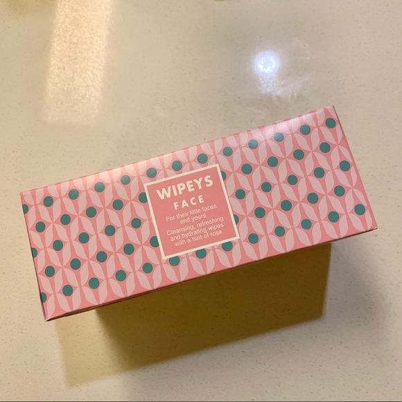 Wipeys Luxury Face Wipes Pack of 20 - Picture 3 of 6